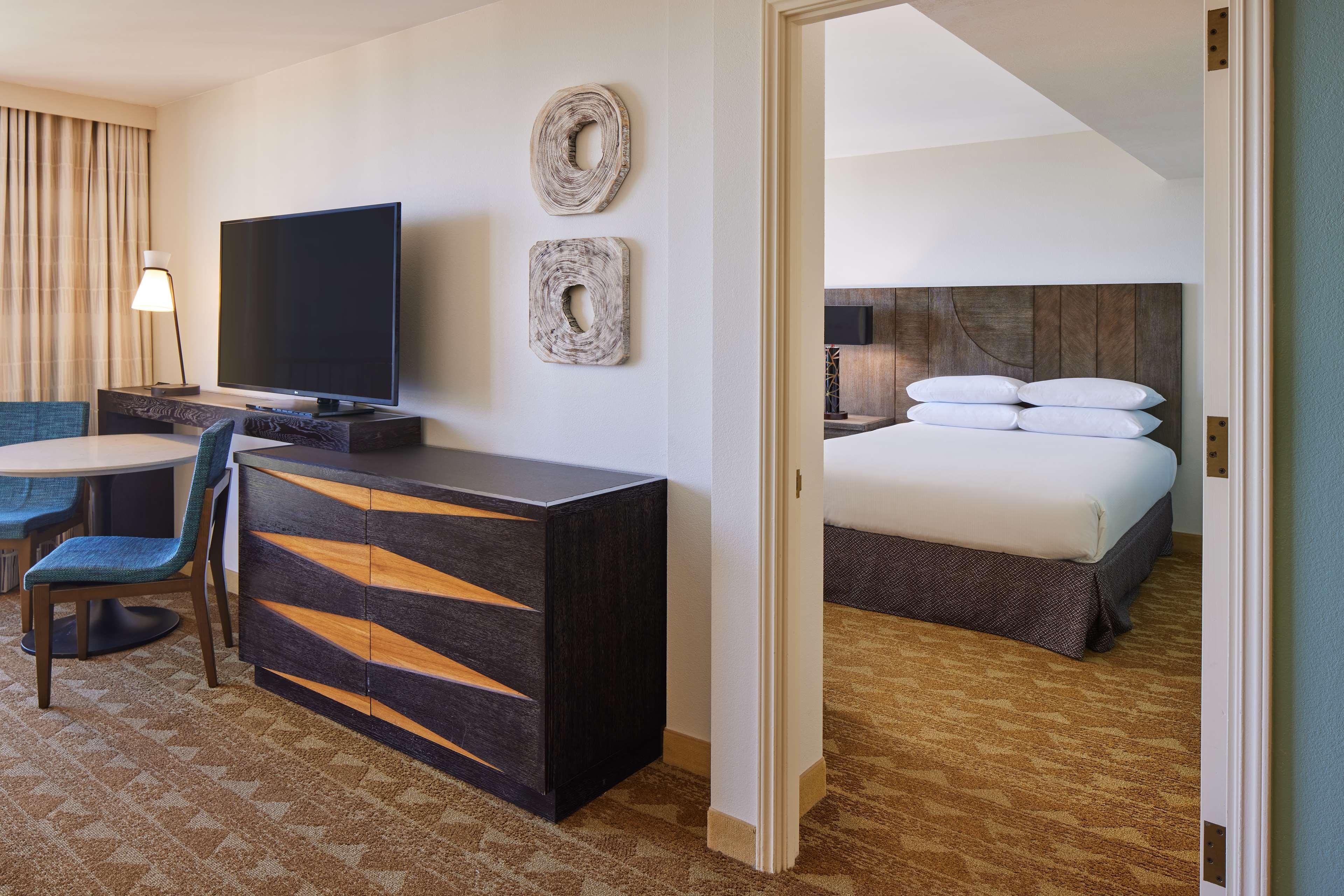 Embassy Suites By Hilton Waikiki Beach Walk Гонолулу Екстер'єр фото