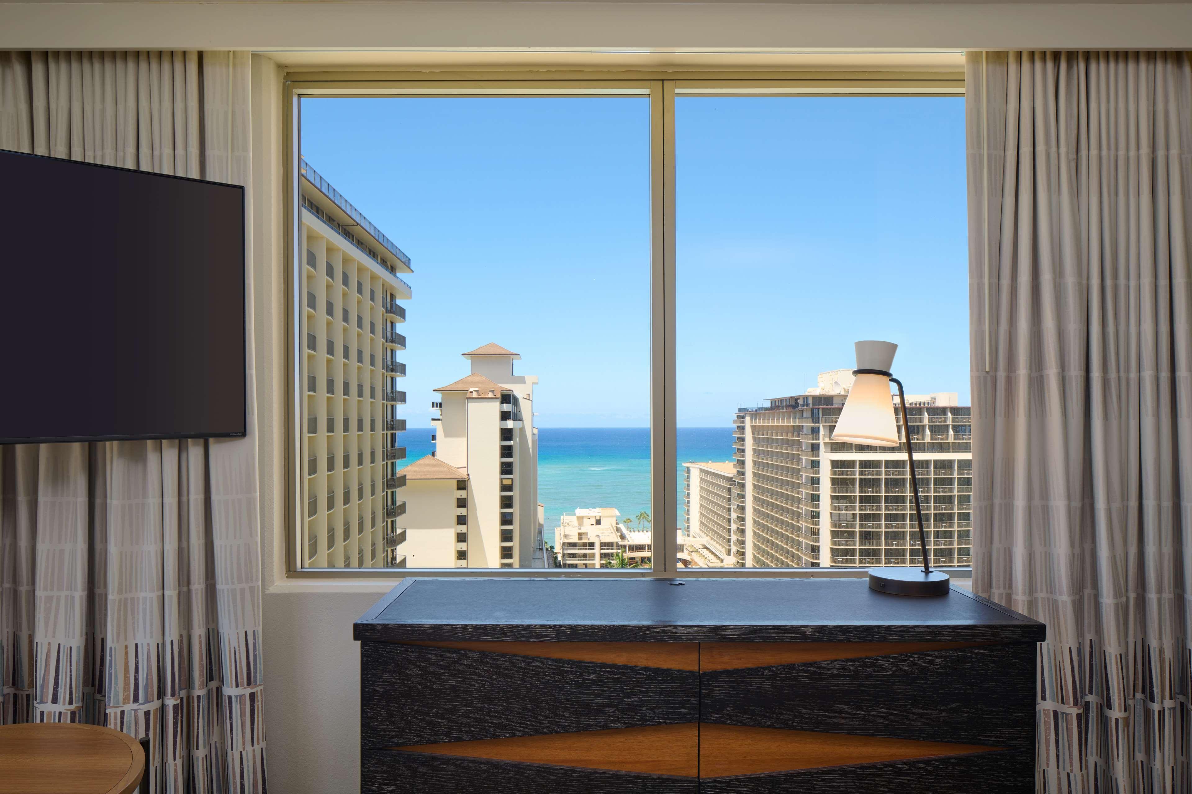 Embassy Suites By Hilton Waikiki Beach Walk Гонолулу Екстер'єр фото