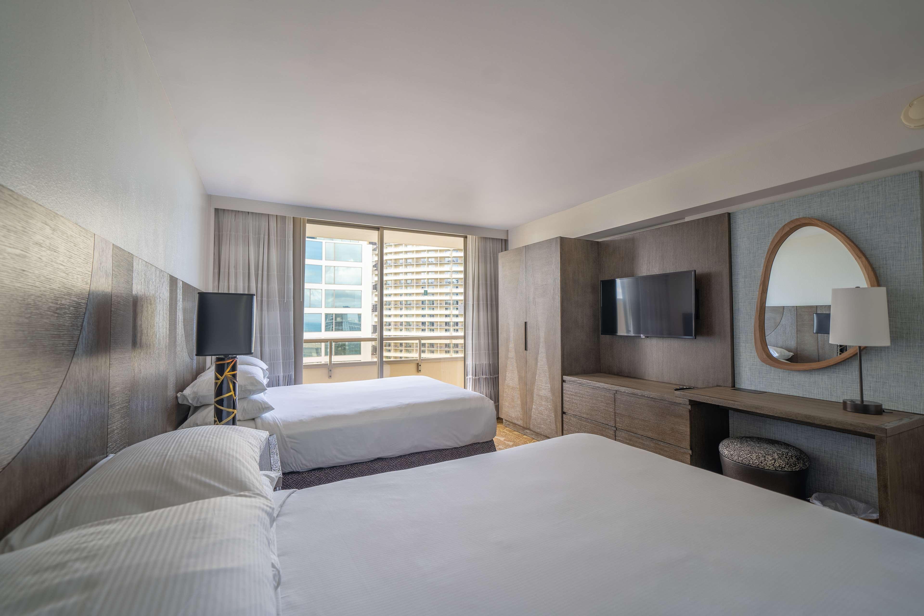 Embassy Suites By Hilton Waikiki Beach Walk Гонолулу Екстер'єр фото