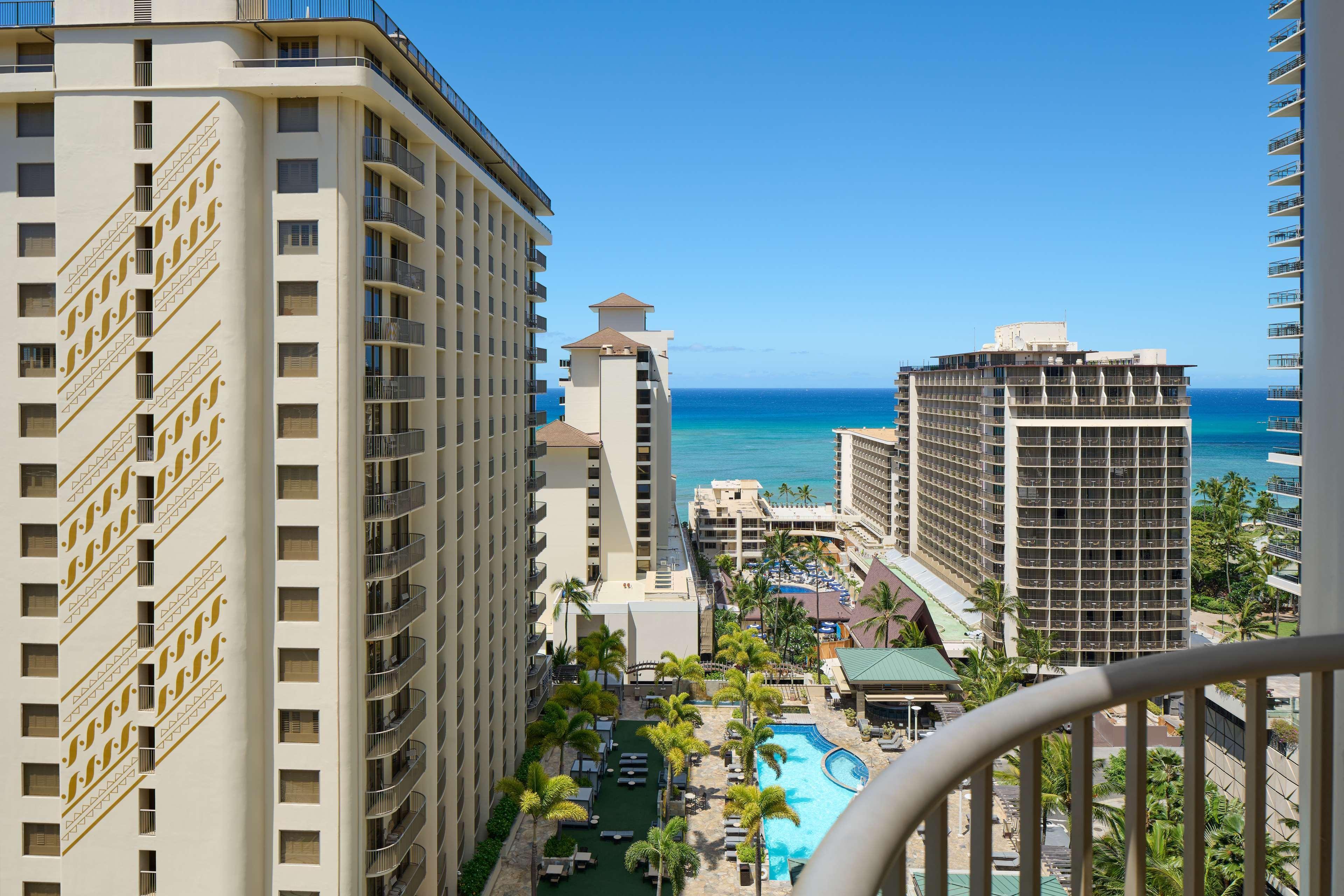 Embassy Suites By Hilton Waikiki Beach Walk Гонолулу Екстер'єр фото