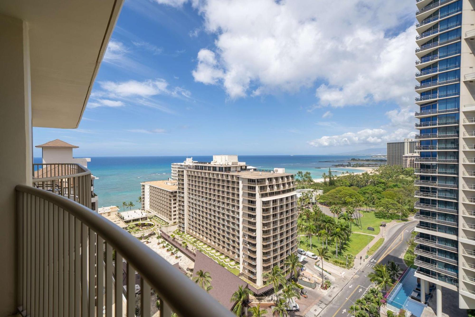 Embassy Suites By Hilton Waikiki Beach Walk Гонолулу Екстер'єр фото